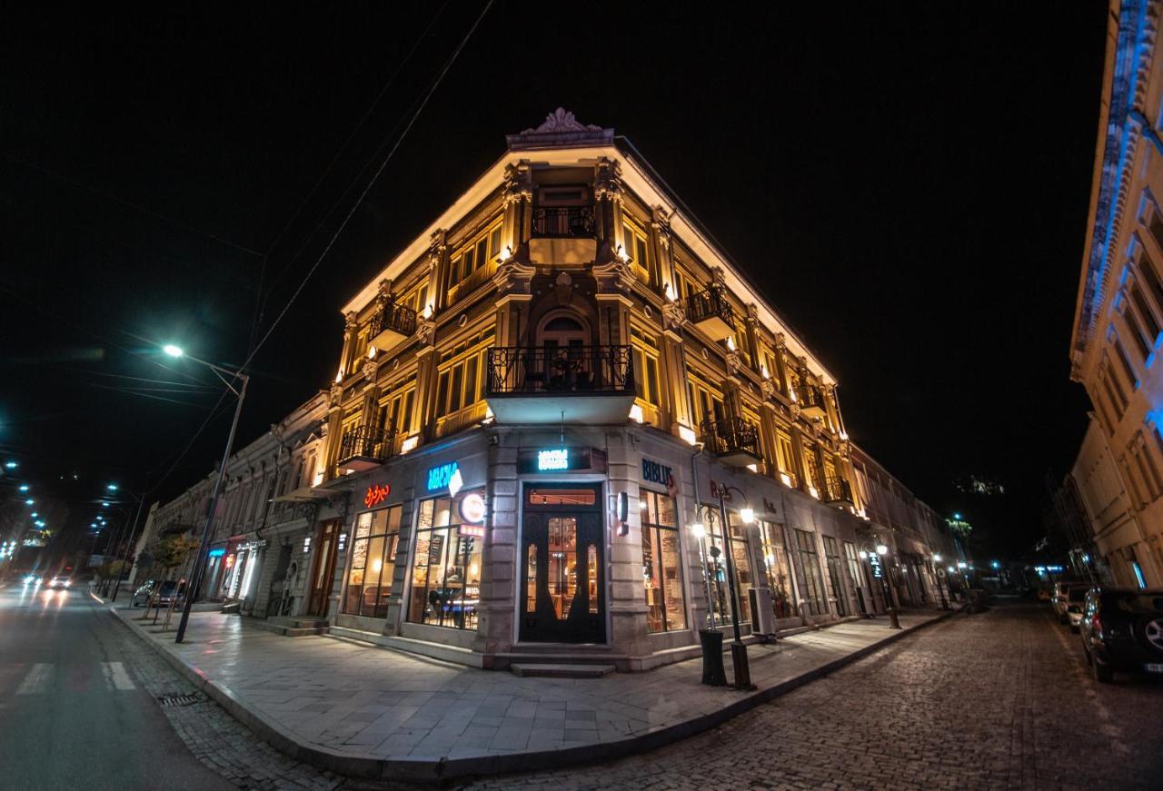 Grand Opera Hotel Koetaisi Buitenkant foto
